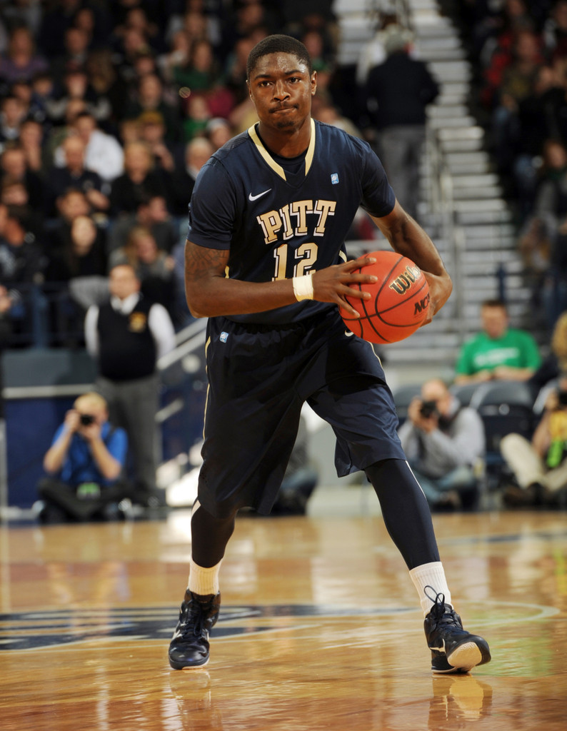 Dragicevich's 22 Help Irish Beat No. 22 Pittsburgh 72-59 (AP)