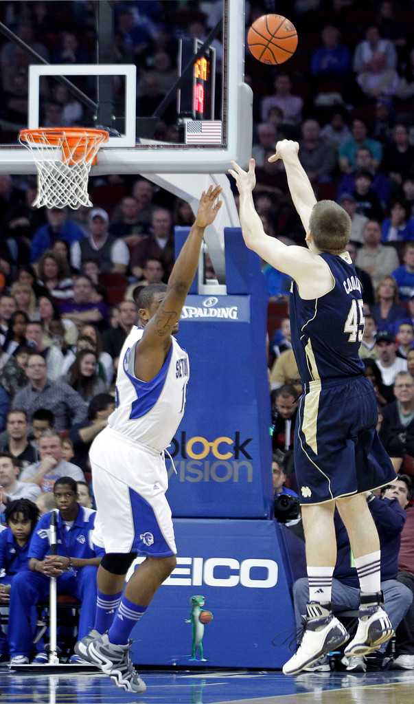 Defense Shines for Irish in 55-42 Victory Over Seton Hall (AP)