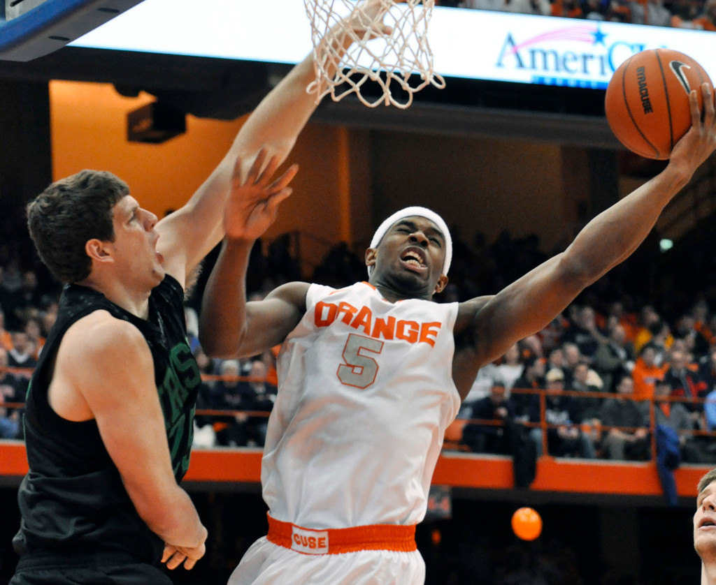 No. 25 Notre Dame Falls To No. 9 Syracuse, 63-47 (AP)