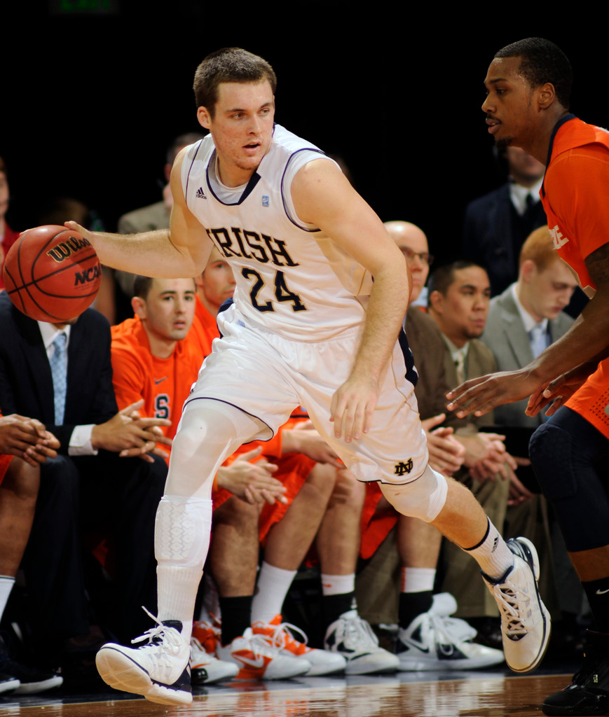 Irish Upset No. 1 Syracuse, 67-58 (AP)