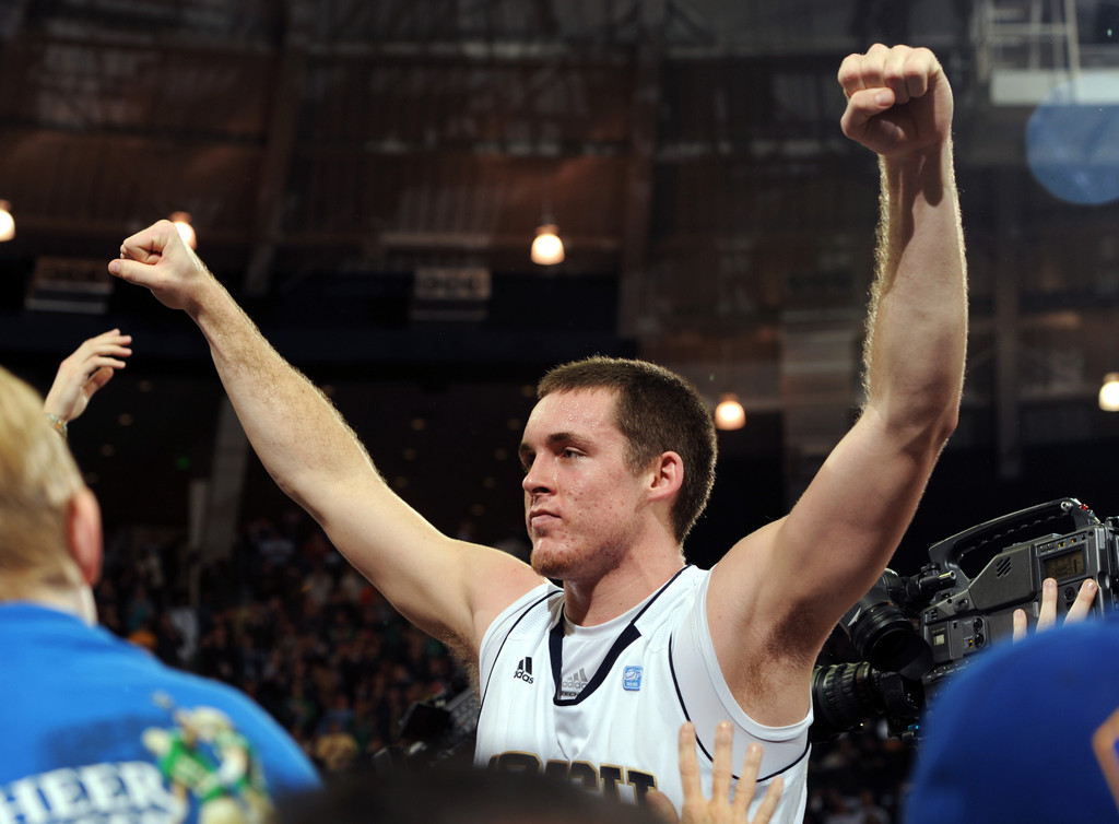 Irish Upset No. 1 Syracuse, 67-58 (AP)