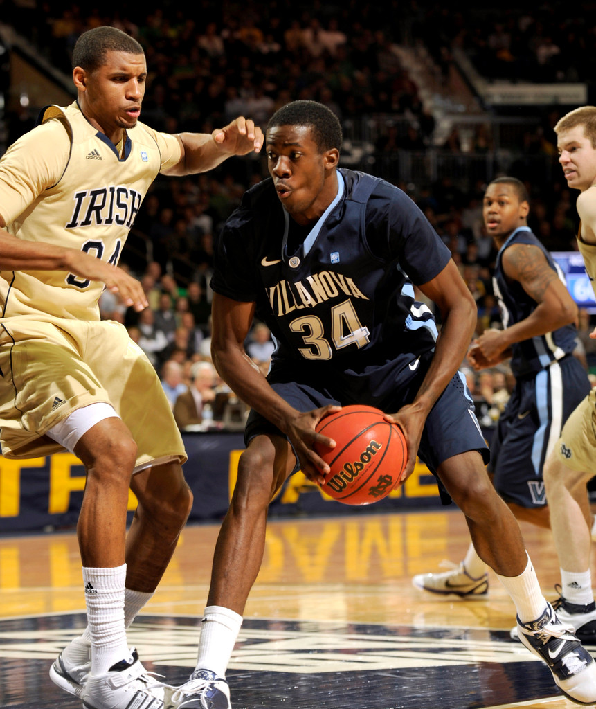 High Scoring Leads No. 8 Irish Past No. 19 Villanova, 93-72 (AP)