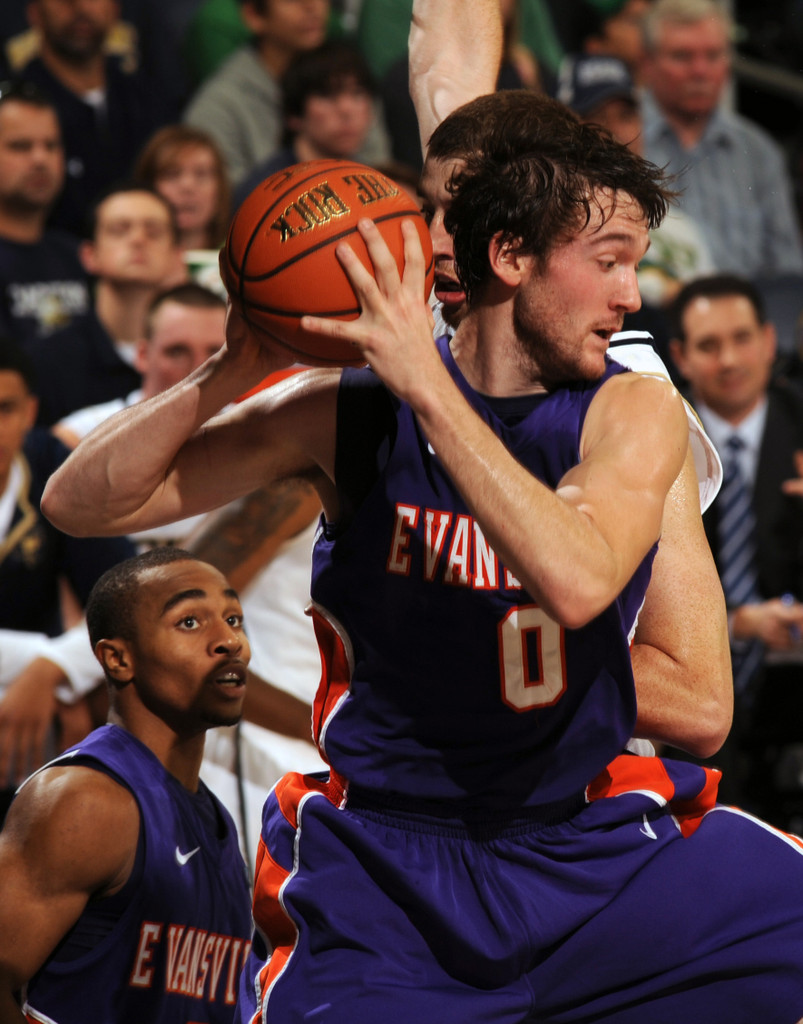 Irish Down Purple Aces in Season-Opener (AP)
