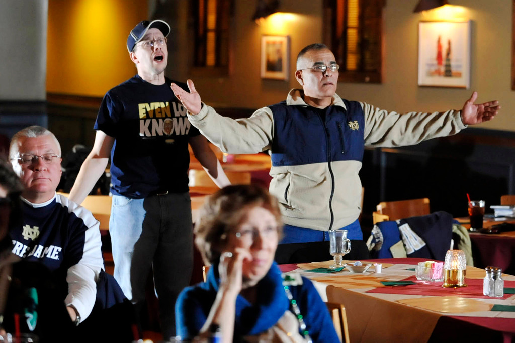 Irish Title Hopes Halted By Crimson Tide, 42-14 (AP)