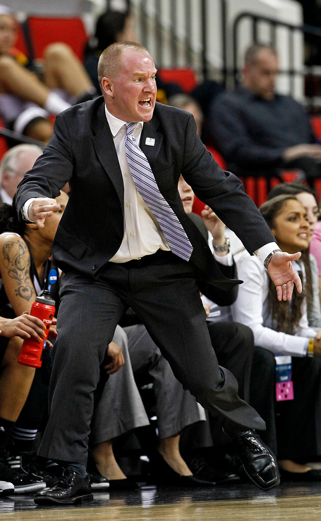 No. 4 Irish Advance With Rout of No. 21 St. Bonaventure, 79-35 (AP)