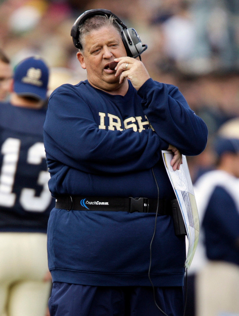 Notre Dame Outlasts Washington in OT, 37-30 (AP)