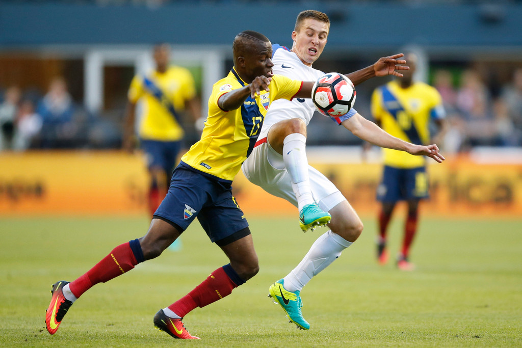Former Notre Dame Standout Matt Besler Competes in Copa Am&eacute;rica