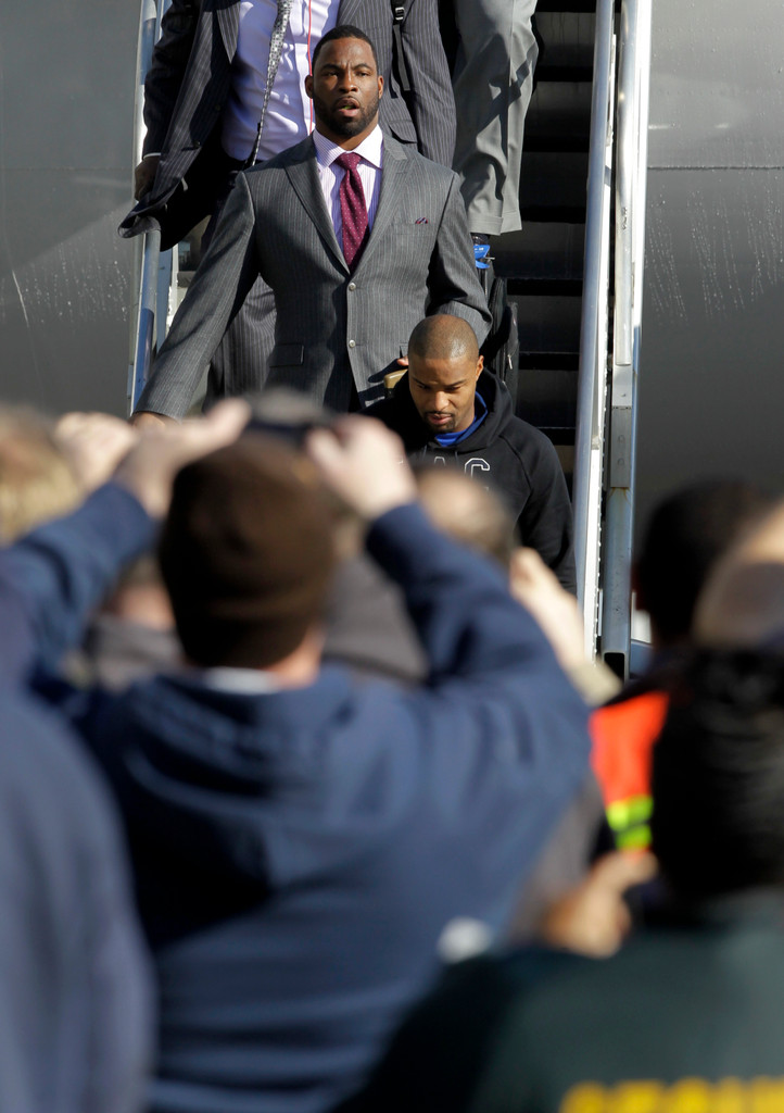 Justin Tuck & Sergio Brown at Super Bowl XLVI (AP)
