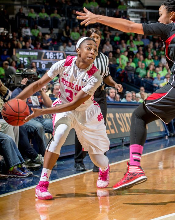 Jewell Loyd scored a game-high 20 points as #4 Notre Dame defeated #8/7 Louisville, 68-52 on Monday night at Purcell Pavilion.