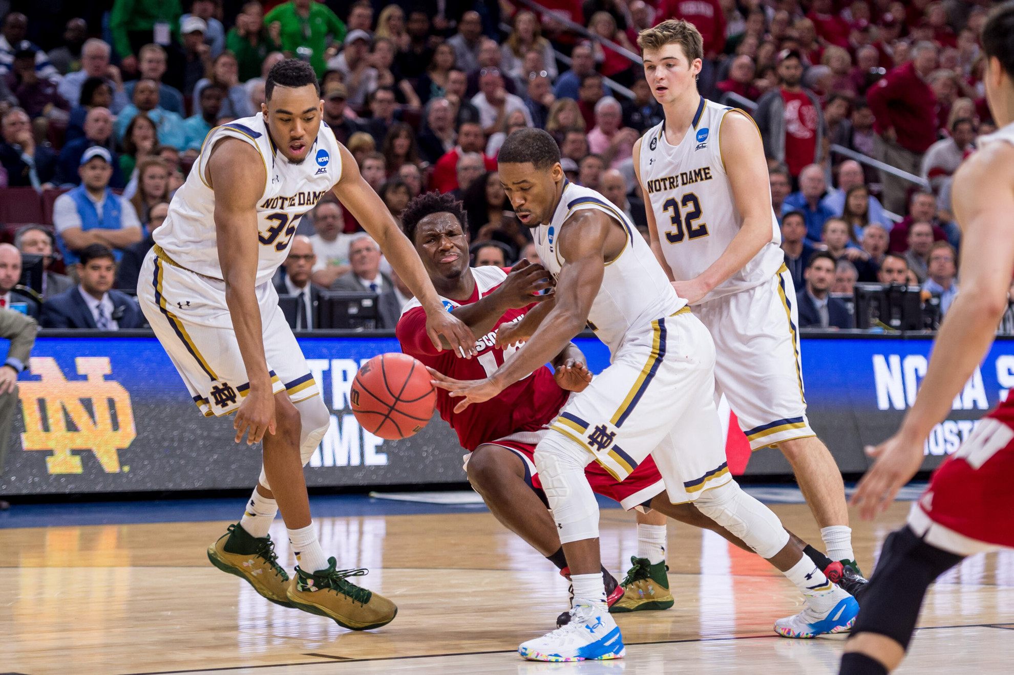 Notre Dame Advances to Elite 8 with 61-56 Win Over Badgers Notre Dame Advances to Elite 8 with 61-56 Win Over Badgers