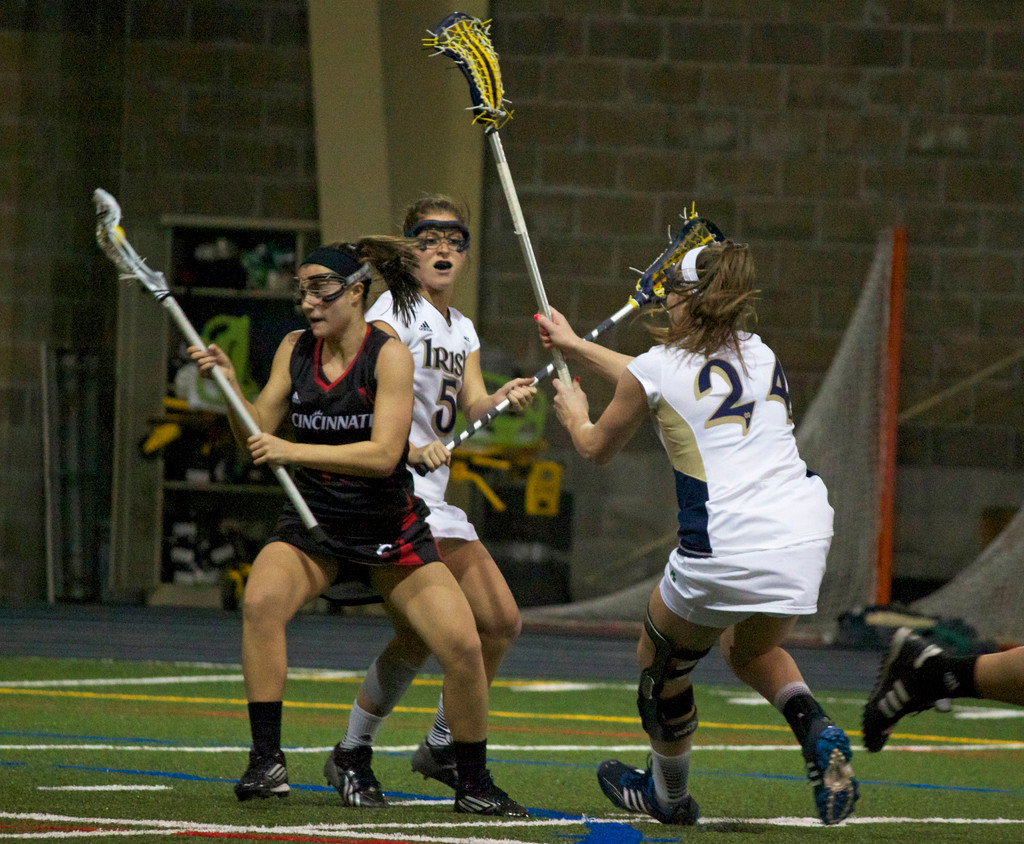 Women's Lacrosse Beats Cincinnati, 25-1