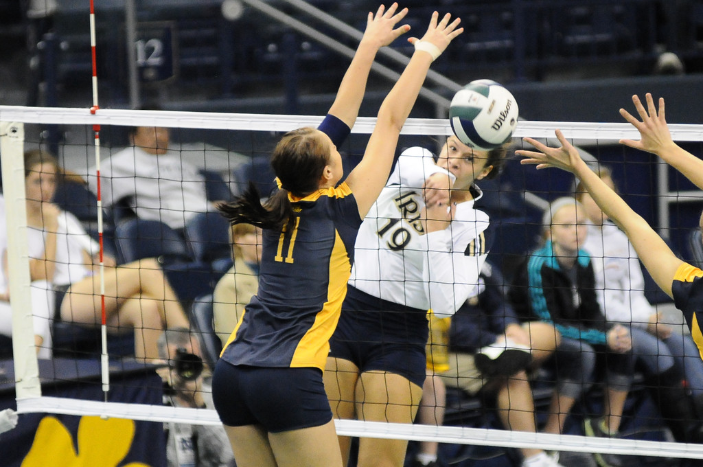 Notre Dame Volleyball vs Maquette on 09-29-2012