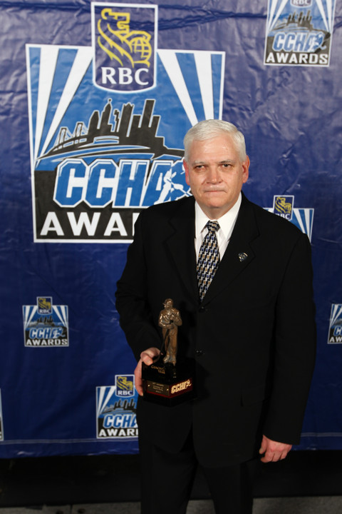 CCHA coach of the year - Jeff Jackson - will be the guest celebrity at the 2011 HeartReach Michiana annual golf outing on May 23 at the Knollwood Country Club in Granger, Ind.