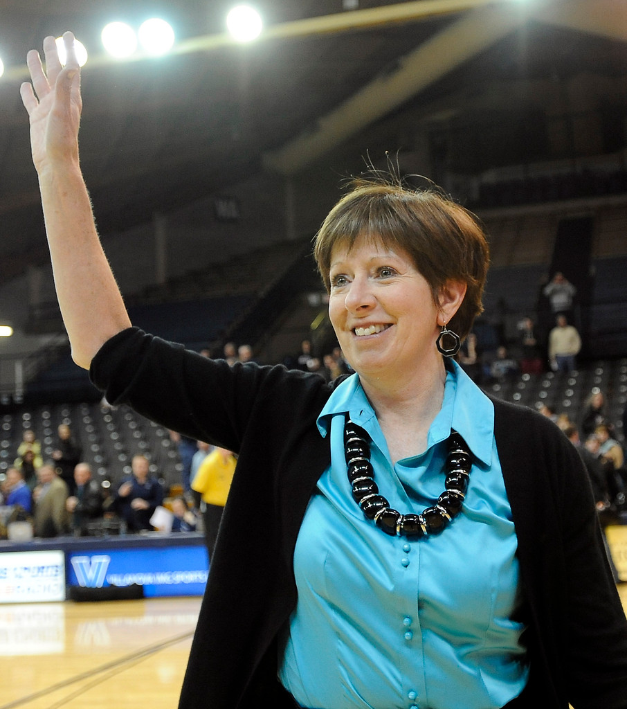 McGraw Wins 700th as WBB Tops Nova, 59-52 (AP)