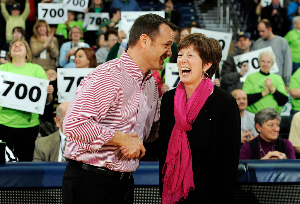 No. 2 Notre Dame Overpowers No. 10 Louisville, 93-64 (AP)