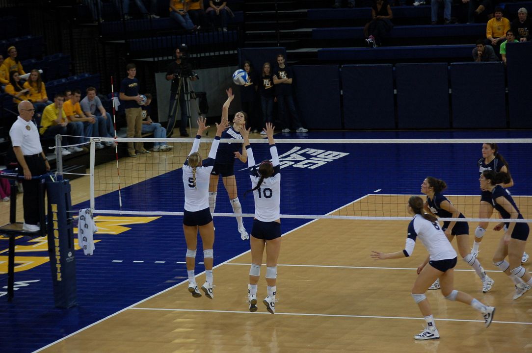 Eight blocks and eight kills from Serinity Phillips helped the Irish to a 3-1 win at Marquette.