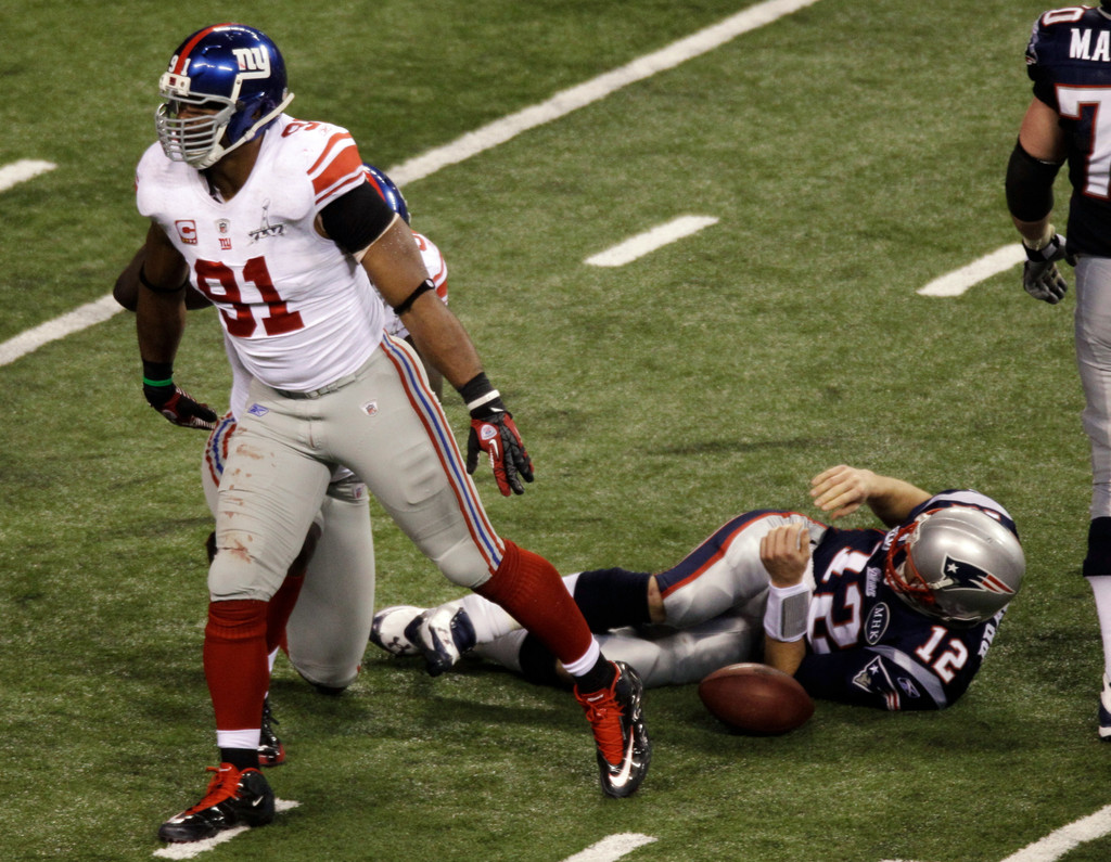 Justin Tuck & Sergio Brown at Super Bowl XLVI (AP)
