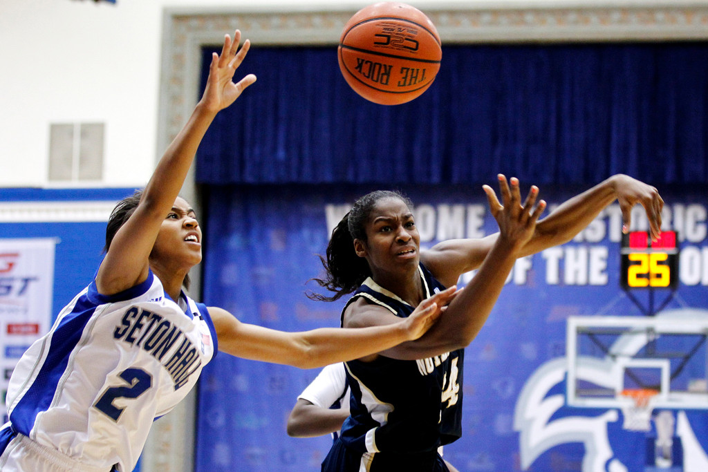 No. 3 Notre Dame Cruises Past Seton Hall, 74-36 (AP)