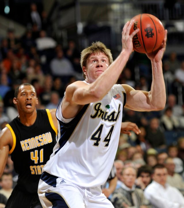 No. 23 Notre Dame Defeats Kennesaw State, 80-62 (AP)
