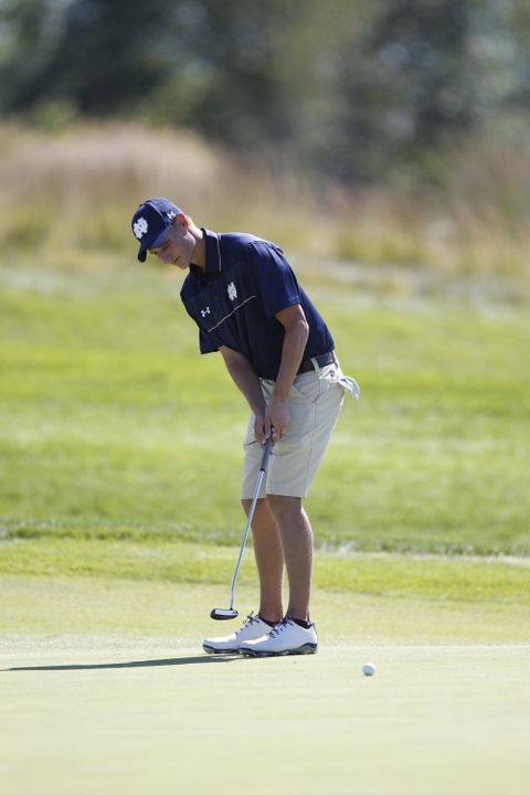 Sophomore Blake Barens established a career-best round with a one-under-par 71 on Tuesday at the Lamkin San Diego Classic