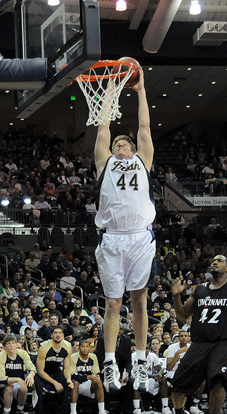 Irish Down South Florida, 65-62 Luke Harangody