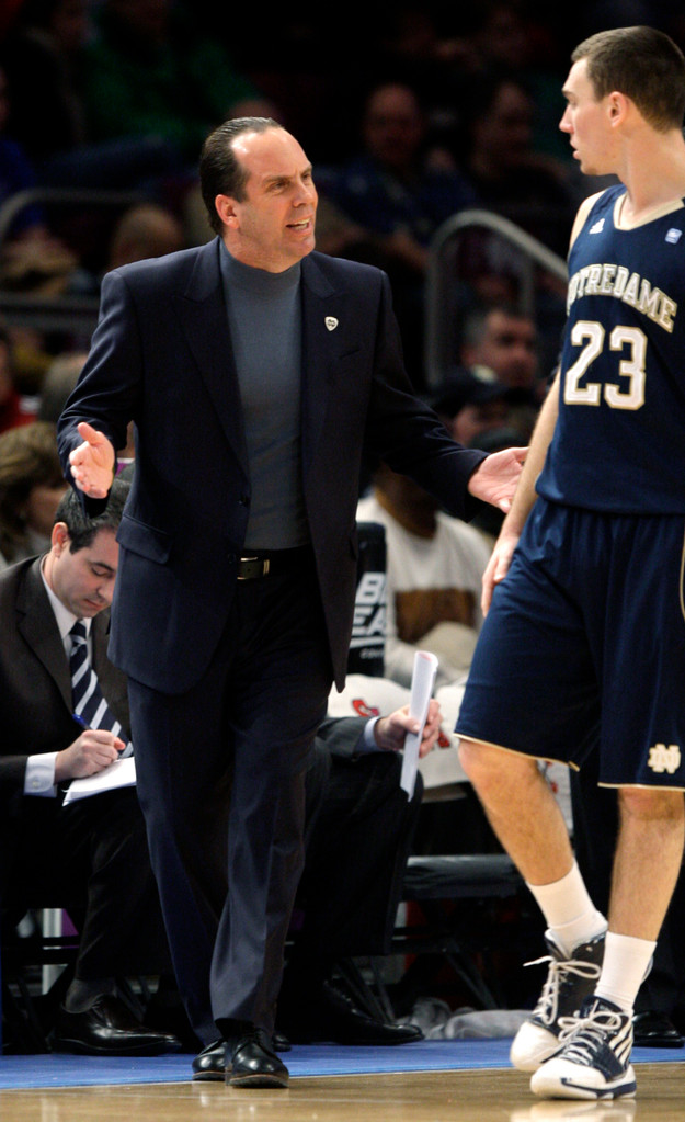 No. 9 Irish Lose To Red Storm, 72-54 (AP)