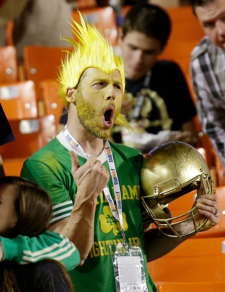 Irish Title Hopes Halted By Crimson Tide, 42-14 (AP)