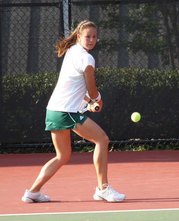 Chrissie McGaffigan and the fourth ranked Irish look to earn a spot this weekend into the 2011 ITA National Team Indoor Championships.