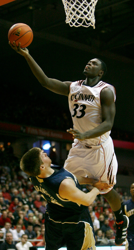 Cincinnati 60, Notre Dame 58