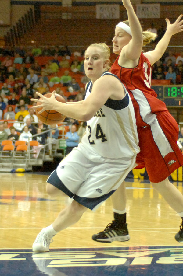 #17 Irish Back In Action Friday At IUPUI Junior guard Lindsay Schrader is averaging 11.3 points and 6.9 rebounds per game with a .493 field goal percentage during Notre Dame's current seven-game winning streak.