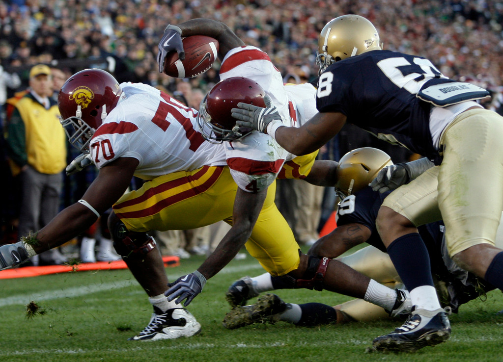 Notre Dame Falls to USC, 34-27 (AP)