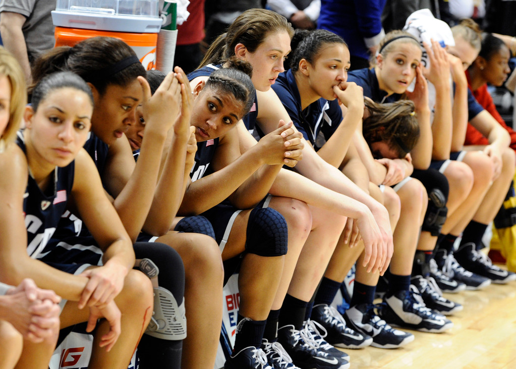 BIG EAST CHAMPS! Achonwa's Layup Lifts #2 Irish Past #3 UConn, 61-59 (AP)