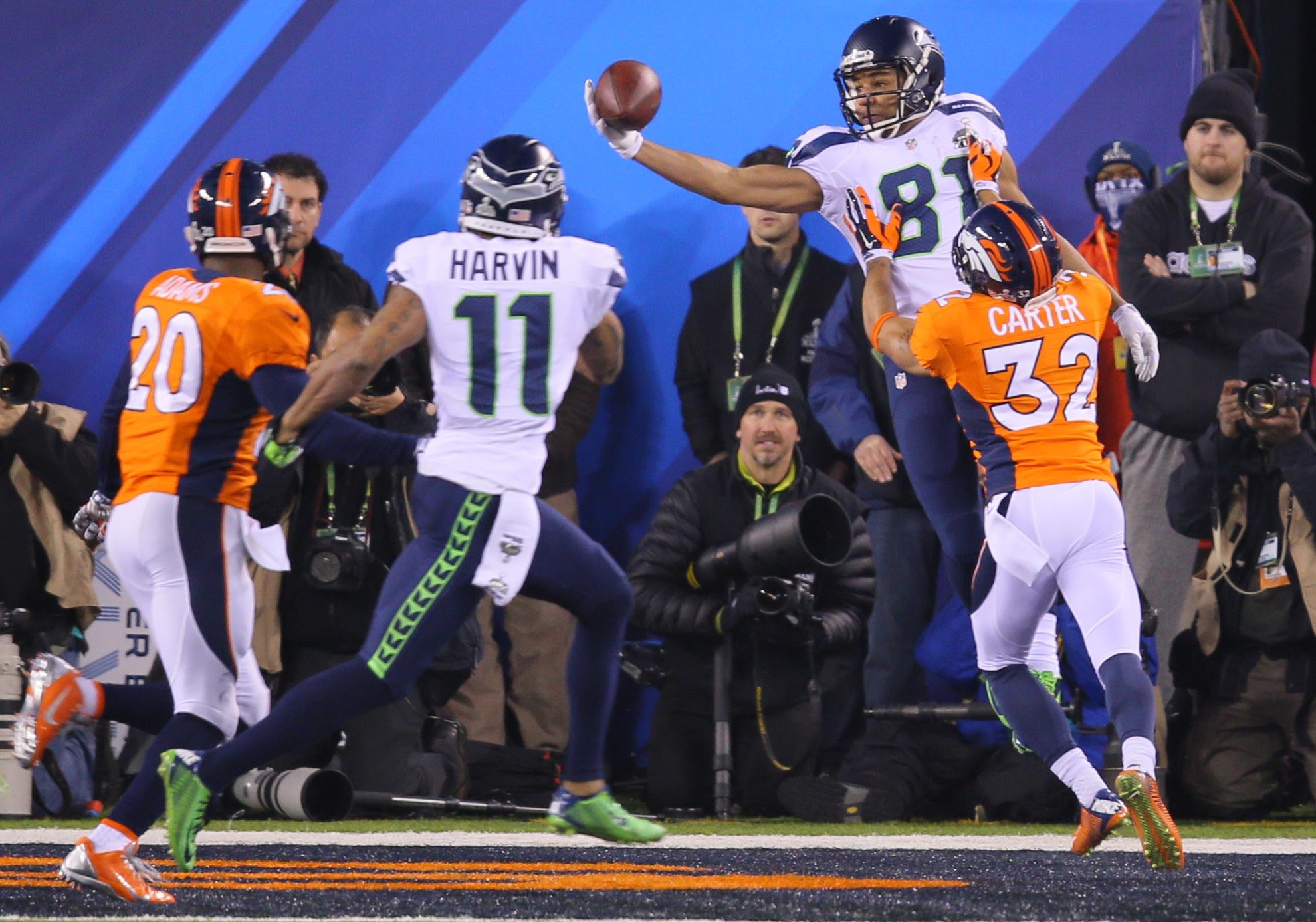 Golden Tate Becomes 39th Former ND Player With a Super Bowl Ring Golden Tate caught three passes in Seattle's Super Bowl XLVIII win.