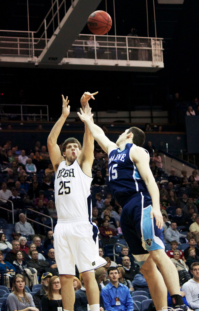 Mens Basketball vs Maine 12/8