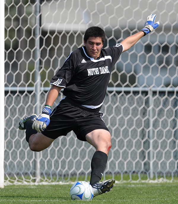 Fighting Irish Use Balanced Attack To Top Syracuse 3-0 Senior goalkeeper Andrew Quinn made a career-high eight saves in Sunday's 3-0 win over Syracuse.