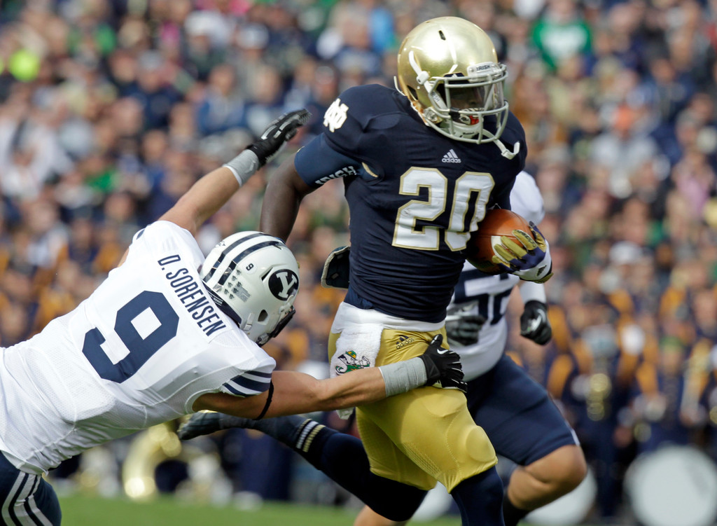 No. 5 Notre Dame Remains Unbeaten, Topping BYU 17-14 (AP)