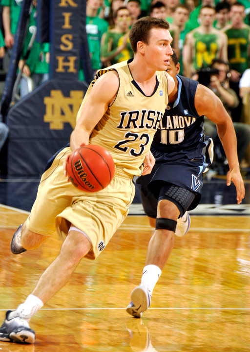 High Scoring Leads No. 8 Irish Past No. 19 Villanova, 93-72 (AP)
