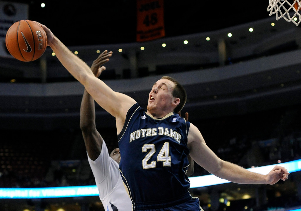 #23 Irish Hold On to Defeat Nova in OT, 74-70 (AP)