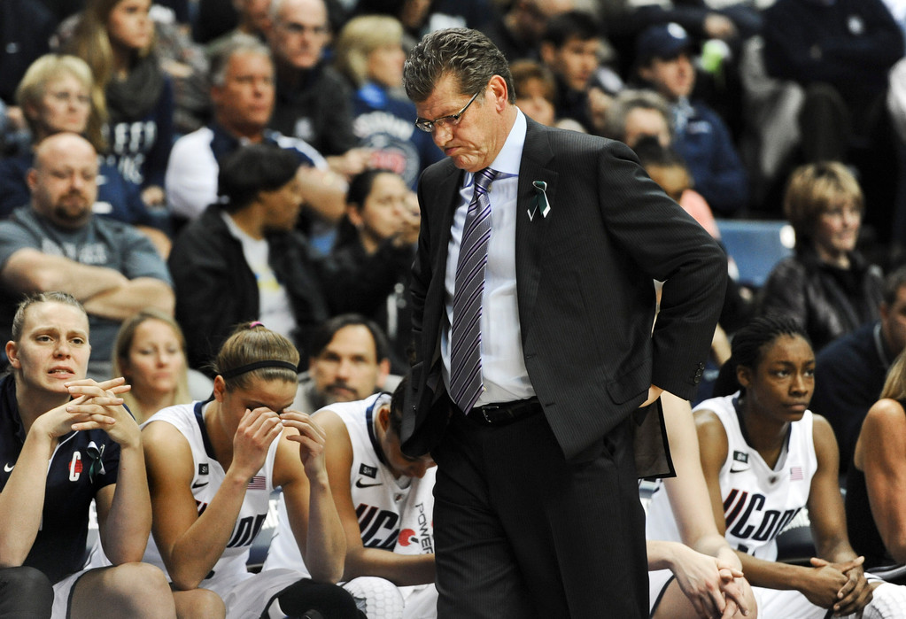 #5 Irish Shock #1 Connecticut, 73-72 (AP)