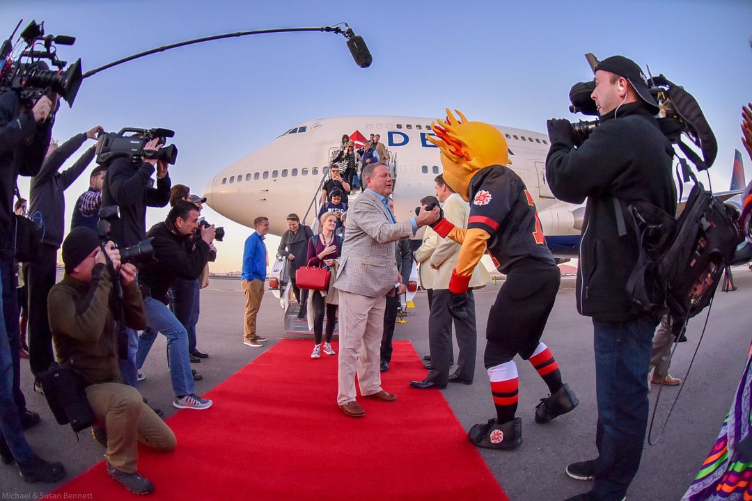 Fiesta Bowl mascot Spirit welcomed head coach Brian Kelly and the Irish to Arizona on Saturday.