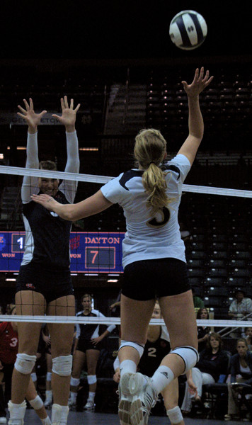 Fighting Irish Ride McHugh’s Arm To 3-0 Win Over West Virginia Freshman Andrea McHugh had a match-high 16 kills Friday during a 3-0 win over West Virginia.