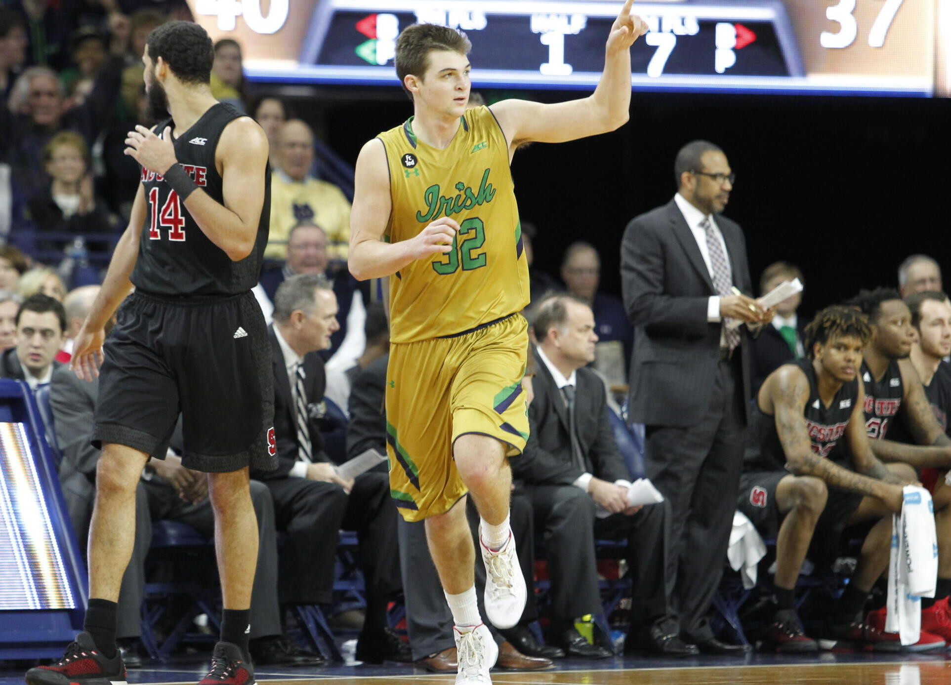 Irish Salute Seniors In Win Over NCSU, 89-75 Irish Salute Seniors In Win Over NCSU, 89-75