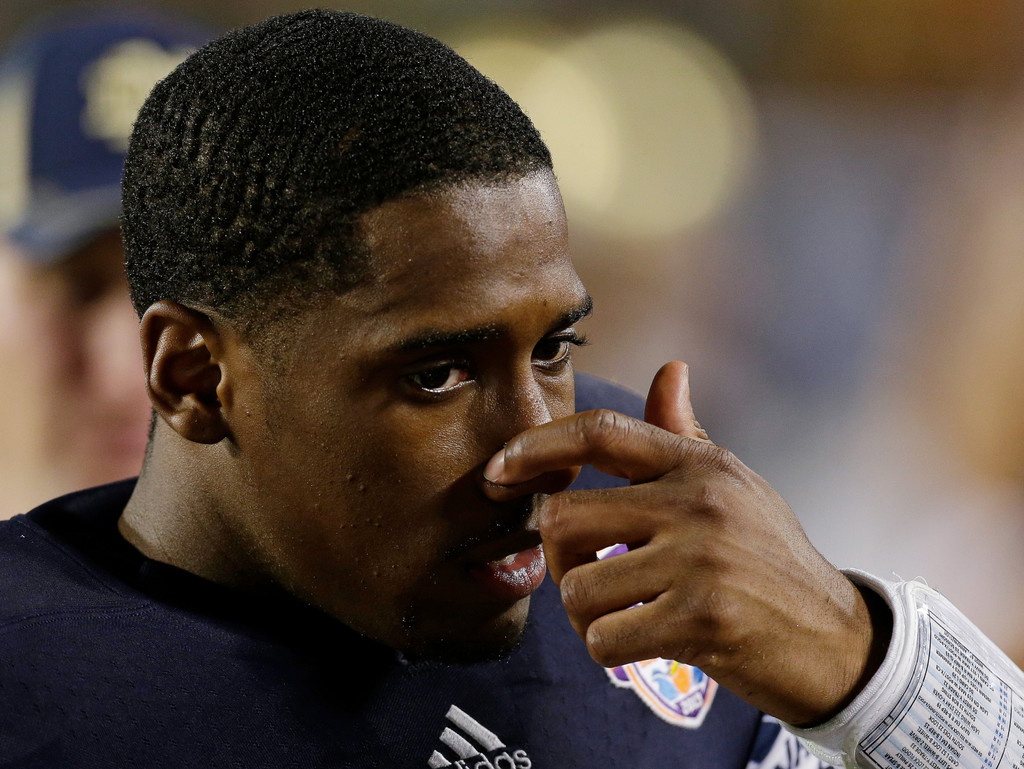 Irish Title Hopes Halted By Crimson Tide, 42-14 (AP)