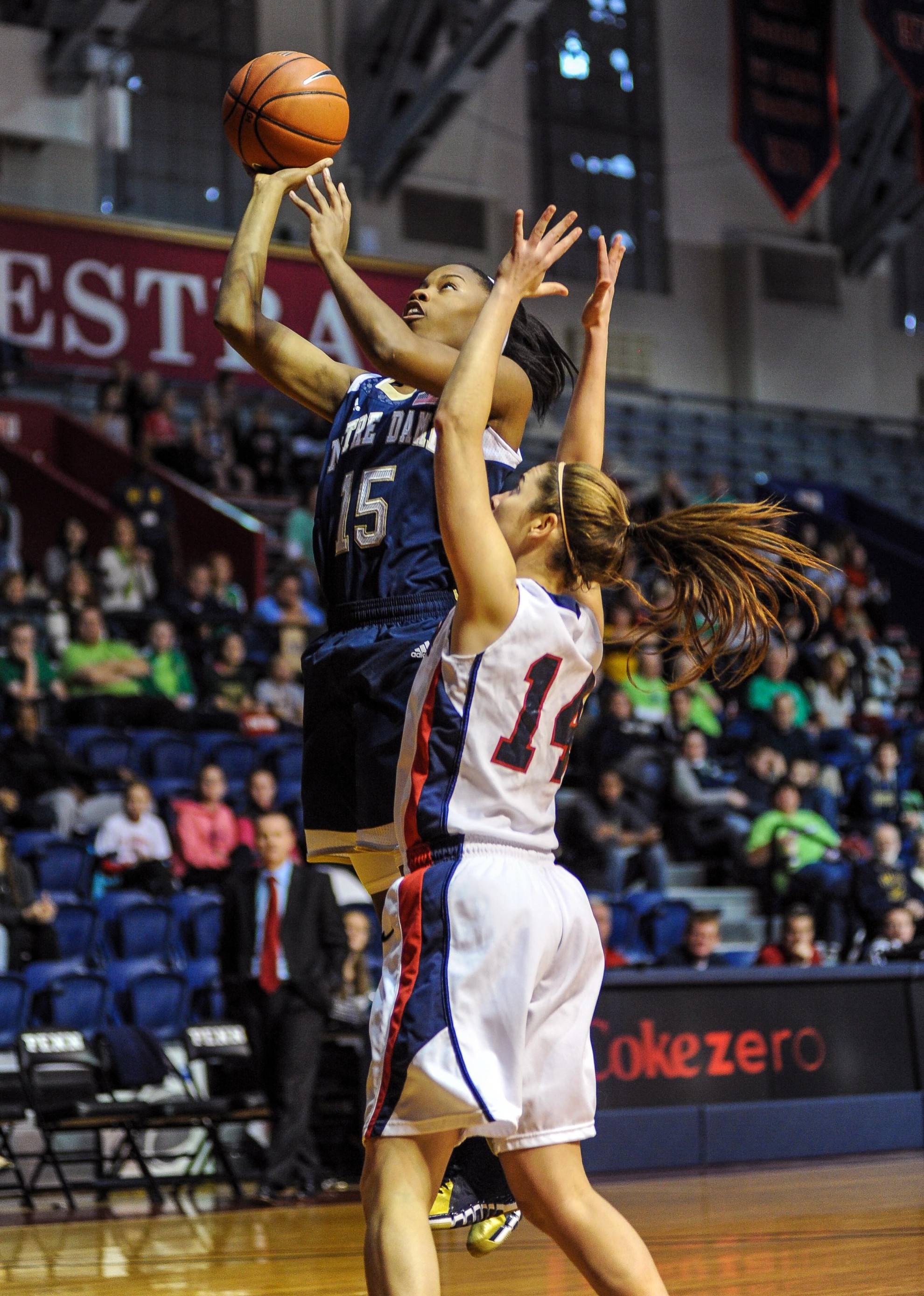 No. 5 Notre Dame Takes Down Penn, 76-54 Fighting Irish guard Lindsay Allen (15) takes a shot. Credit: John Geliebter-USA TODAY Sports