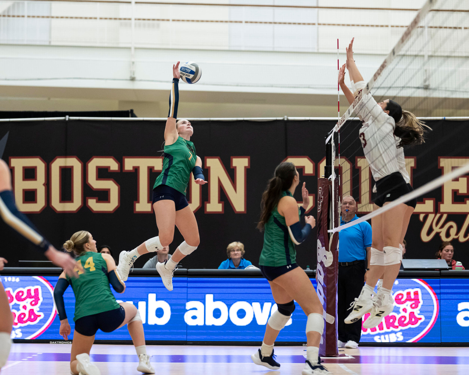 Irish Fall To Eagles On The Road Irish Fall To Eagles On The Road
