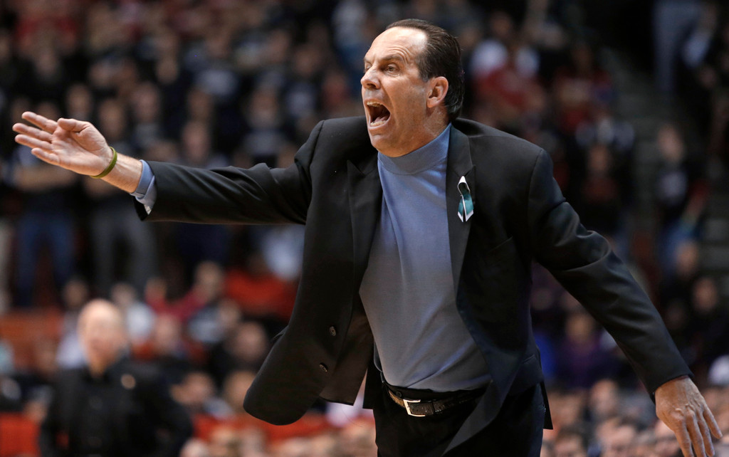 No. 17 Notre Dame Tops No. 21 Cincinnati, 66-60 (AP)