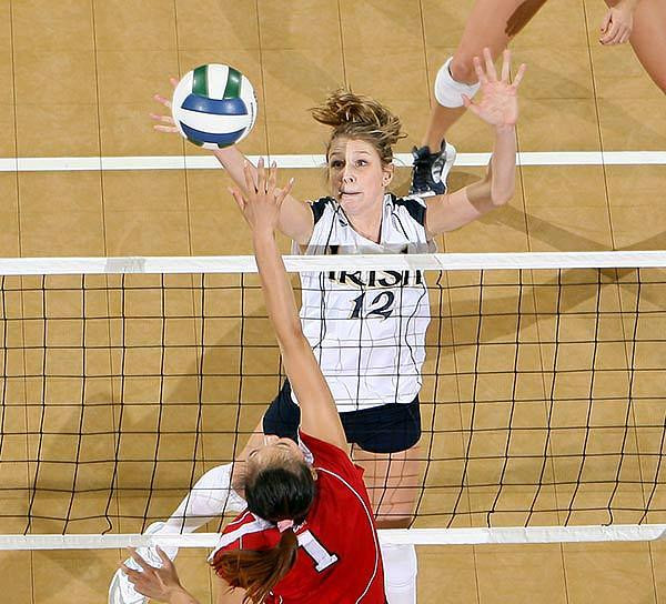 Brewster Leads #5 Notre Dame To Sweep Of West Virginia For 15th Straight Win Senior All-American MB Lauren Brewster led all players with eight blocks and 20 points and also posted a team-high 15 kills.