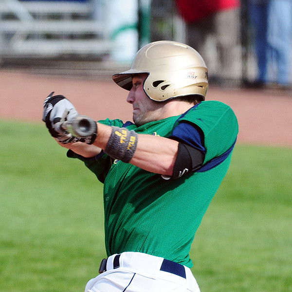 Irish Baseball Splits Doubleheader Against Michigan