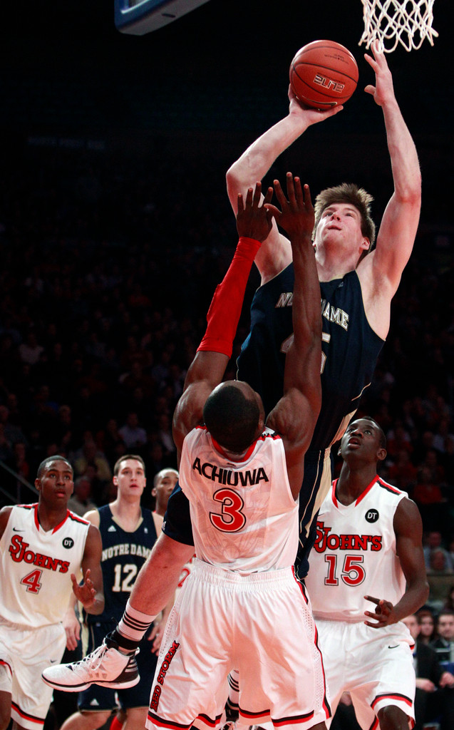 No. 20 Notre Dame Surprised By St. John's, 61-58 (AP)