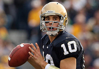 Game Notes: Notre Dame vs. Michigan State Notre Dame quarterback Brady Quinn drops back to pass